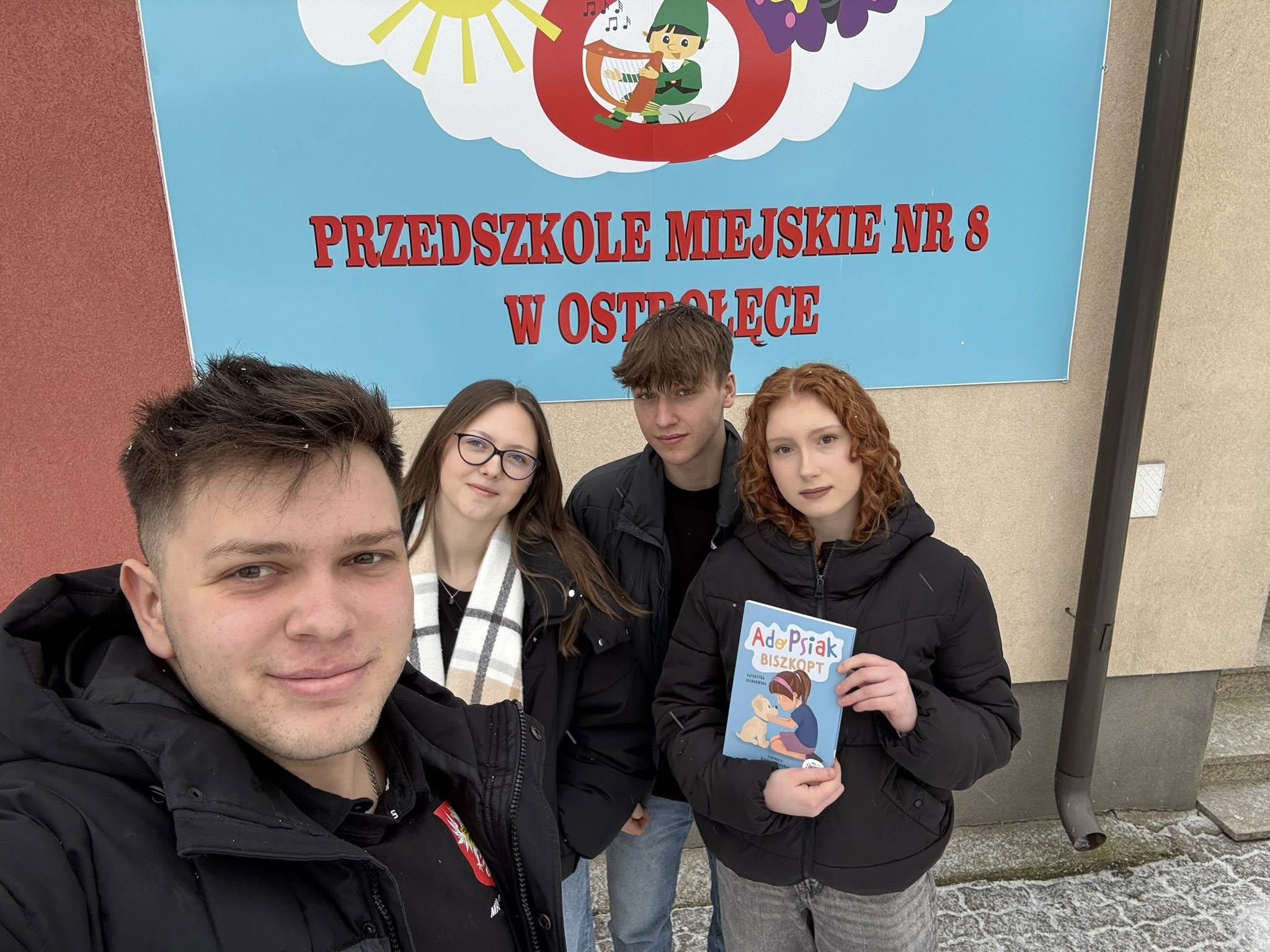 aktualność: Adopsiak „Biszkopt” wyruszył do ostrołęckich przedszkoli!
